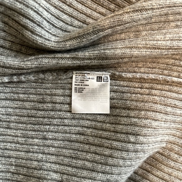 Gray Ribbed Knit Dress - Picture 3 of 4